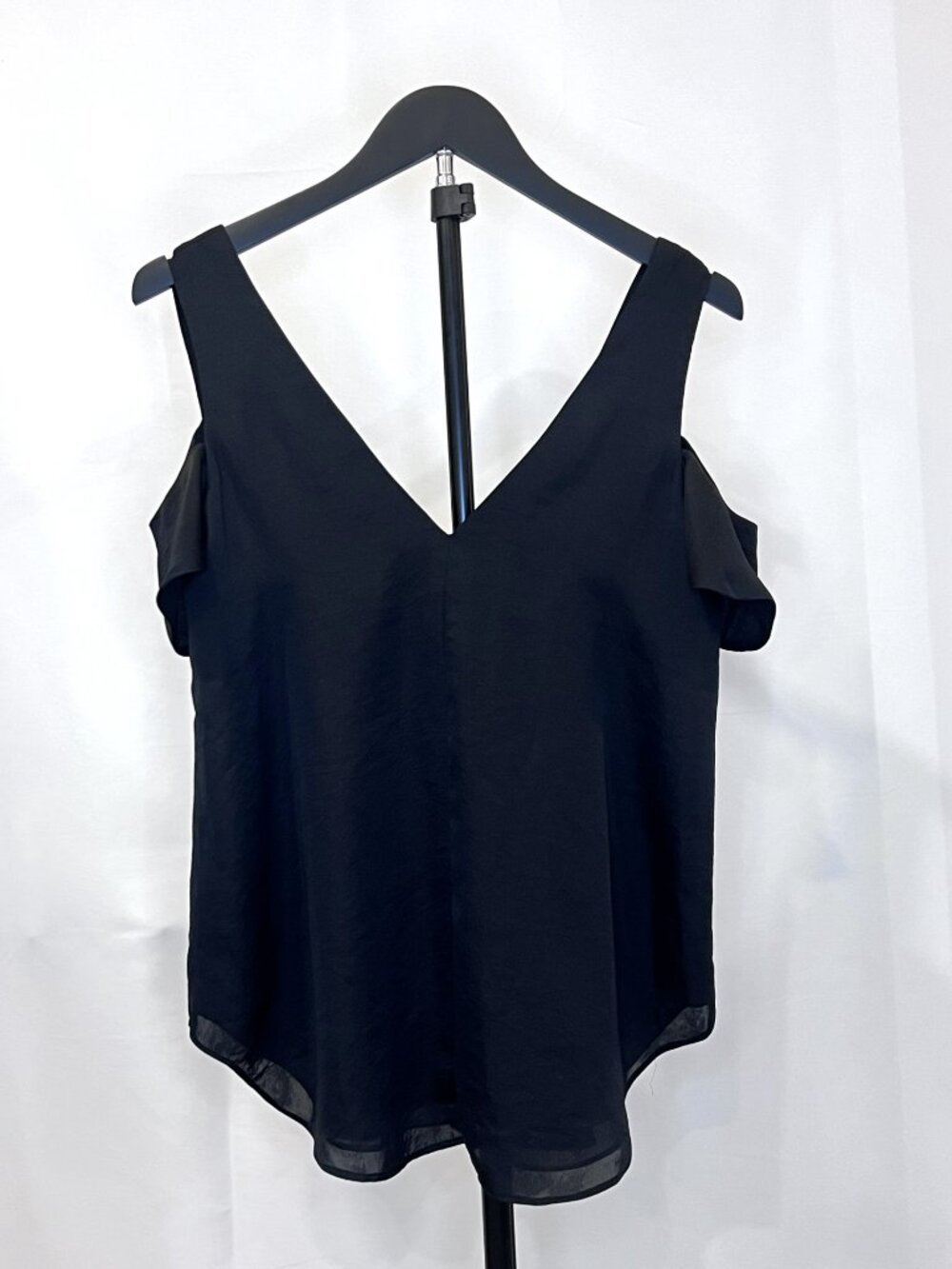 'RACHEL  Rachel Roy' Black V-Neck Cold Shoulder Top - Size XS - Picture 2 of 7